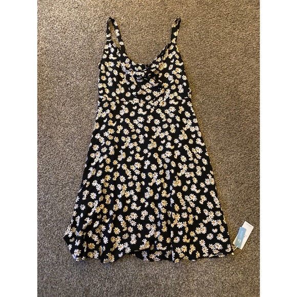 Cupshe Dresses & Skirts - Cupshe Sunflower Rayon Dress - XL